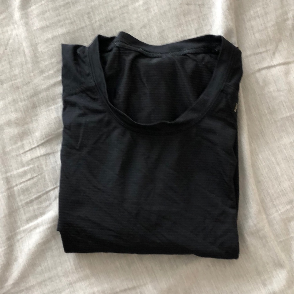 Preowned black lululemon shirt - black, small